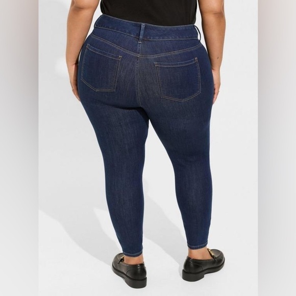 Women’s torrid 22S Short Alchemy Rinse Jegging Skinny Super Soft High-Rise Jean - Picture 12 of 13